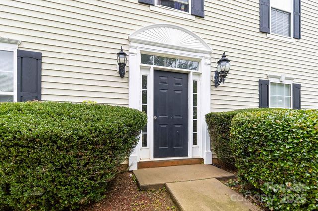 1108 Plaza Walk Drive, Charlotte, NC 28215