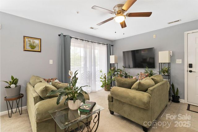 1108 Plaza Walk Drive, Charlotte, NC 28215