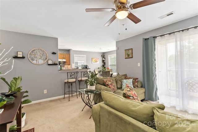 1108 Plaza Walk Drive, Charlotte, NC 28215