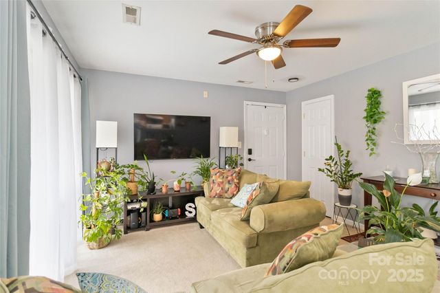 1108 Plaza Walk Drive, Charlotte, NC 28215