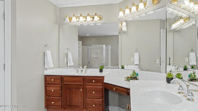 3902 Stonyrun Dive, Louisville, KY 40220