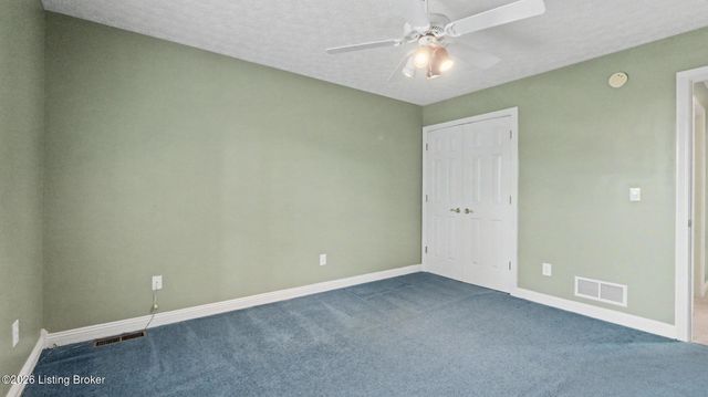 3902 Stonyrun Dive, Louisville, KY 40220