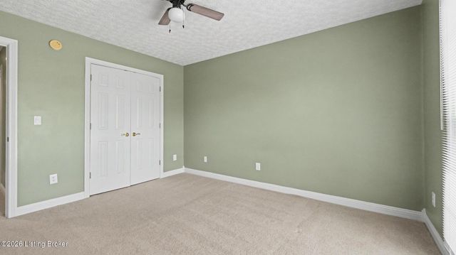 3902 Stonyrun Dive, Louisville, KY 40220