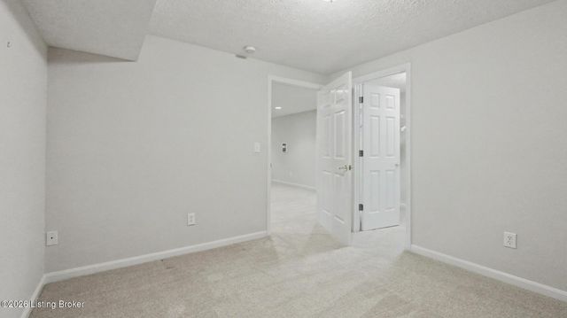 3902 Stonyrun Dive, Louisville, KY 40220