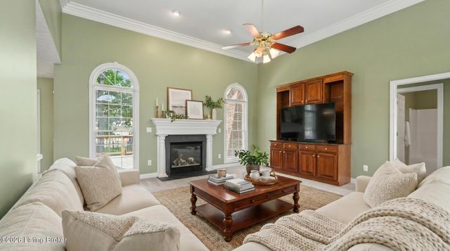 3902 Stonyrun Dive, Louisville, KY 40220