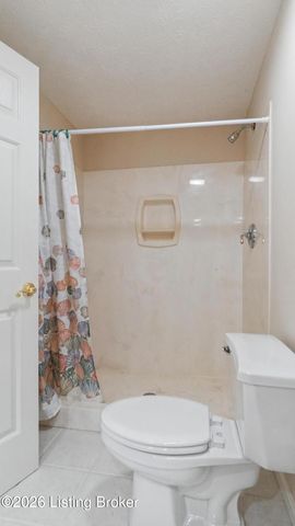3902 Stonyrun Dive, Louisville, KY 40220