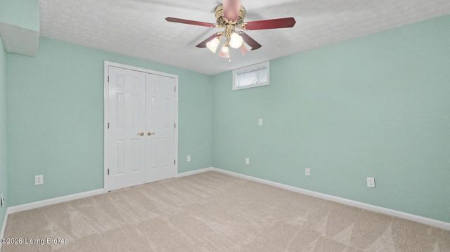 3902 Stonyrun Dive, Louisville, KY 40220