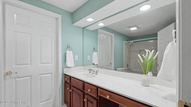 3902 Stonyrun Dive, Louisville, KY 40220