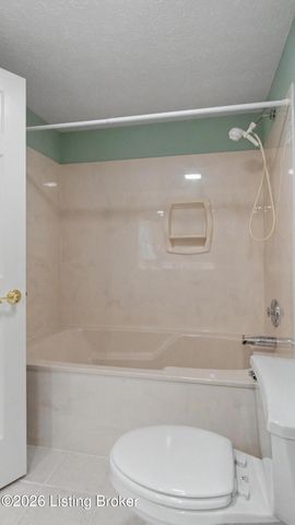 3902 Stonyrun Dive, Louisville, KY 40220