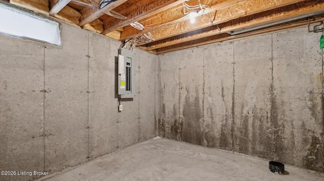3902 Stonyrun Dive, Louisville, KY 40220