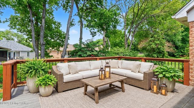 3902 Stonyrun Dive, Louisville, KY 40220