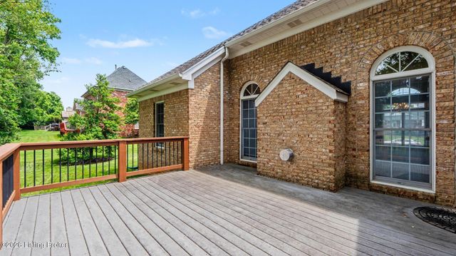 3902 Stonyrun Dive, Louisville, KY 40220