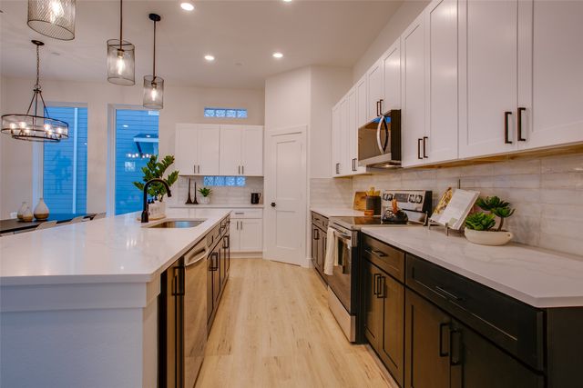 2130 SHEA Road 1002, Dallas, TX 75235