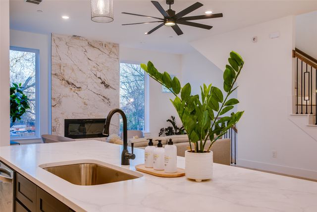 2130 SHEA Road 1002, Dallas, TX 75235