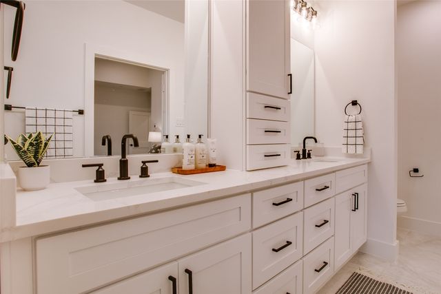2130 SHEA Road 1002, Dallas, TX 75235