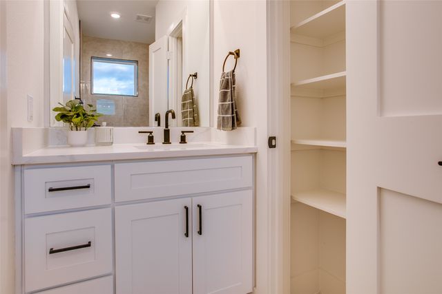 2130 SHEA Road 1002, Dallas, TX 75235