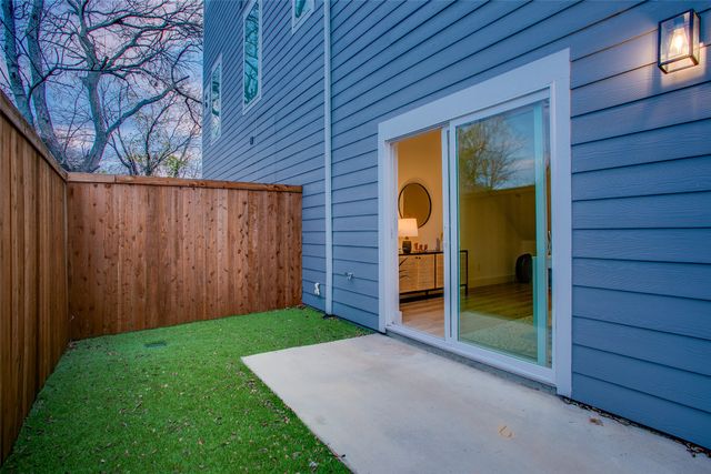 2130 SHEA Road 1002, Dallas, TX 75235
