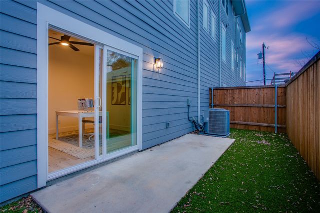 2130 SHEA Road 1002, Dallas, TX 75235