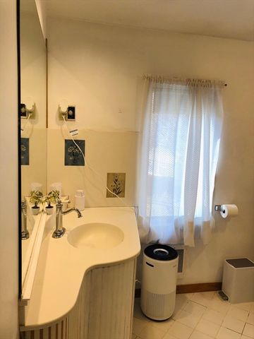 43 Hillcroft St 43, Waltham, MA 02452