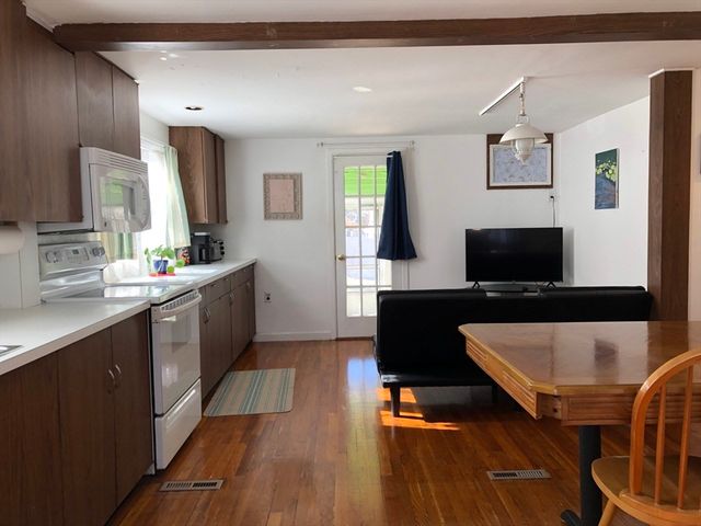 43 Hillcroft St 43, Waltham, MA 02452