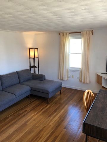 43 Hillcroft St 43, Waltham, MA 02452