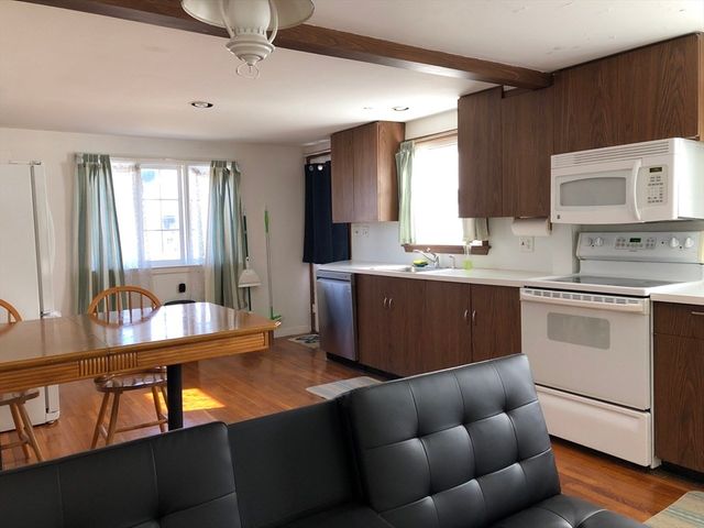 43 Hillcroft St 43, Waltham, MA 02452