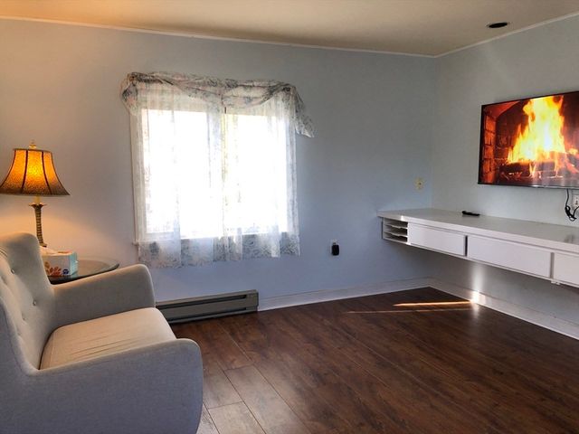 43 Hillcroft St 43, Waltham, MA 02452