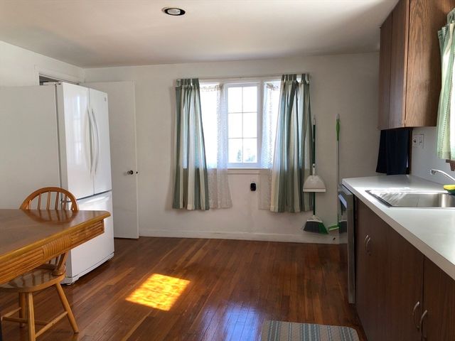 43 Hillcroft St 43, Waltham, MA 02452