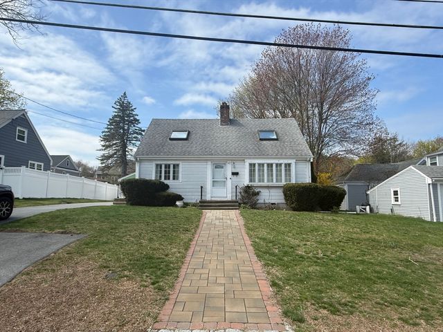43 Hillcroft St 43, Waltham, MA 02452