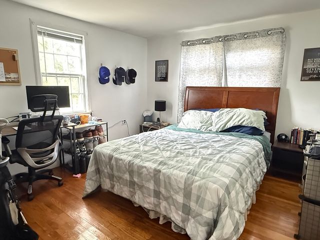 43 Hillcroft St 43, Waltham, MA 02452