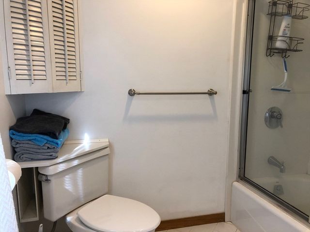 43 Hillcroft St 43, Waltham, MA 02452