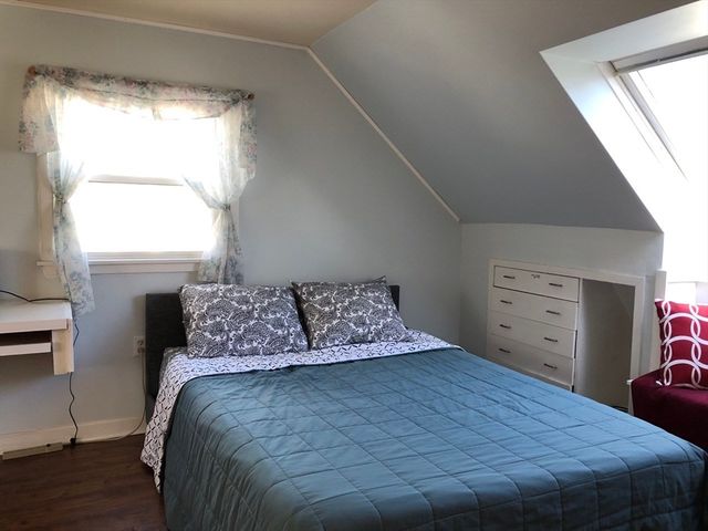 43 Hillcroft St 43, Waltham, MA 02452