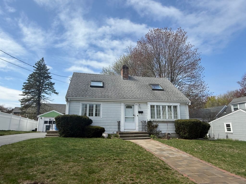 43 Hillcroft St 43, Waltham, MA 02452