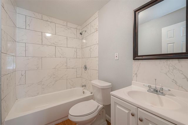 5619 Willow Glen Drive, Houston, TX 77033