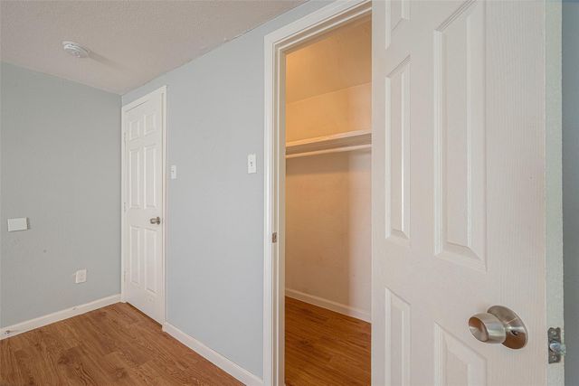 5619 Willow Glen Drive, Houston, TX 77033