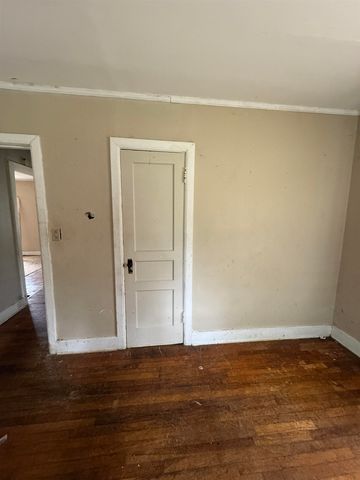 66 E ROLLINS RD, Memphis, TN 38109