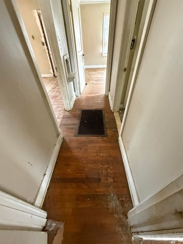 66 E ROLLINS RD, Memphis, TN 38109