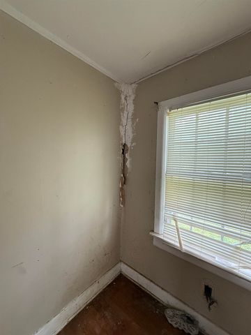 66 E ROLLINS RD, Memphis, TN 38109