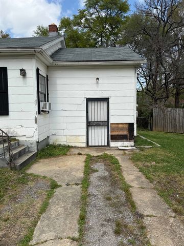 66 E ROLLINS RD, Memphis, TN 38109