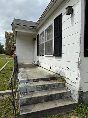 66 E ROLLINS RD, Memphis, TN 38109