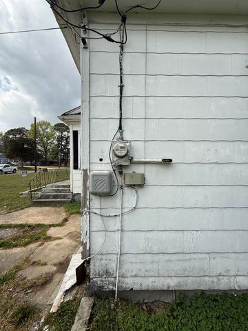 66 E ROLLINS RD, Memphis, TN 38109