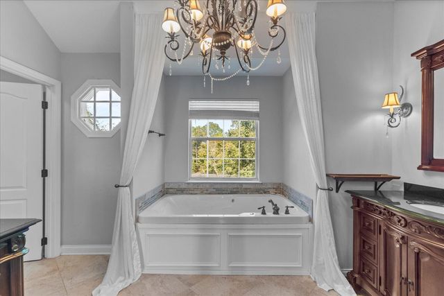 2221 Chimney Hills Drive, Soddy Daisy, TN 37379