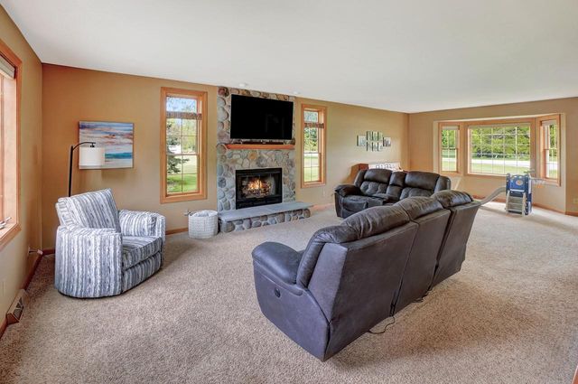 N69W28160 River Park COURT, Hartland, WI 53029