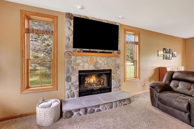 N69W28160 River Park COURT, Hartland, WI 53029