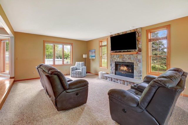 N69W28160 River Park COURT, Hartland, WI 53029