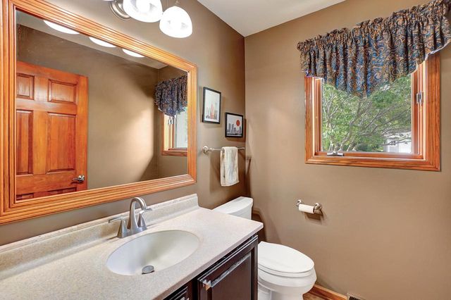 N69W28160 River Park COURT, Hartland, WI 53029