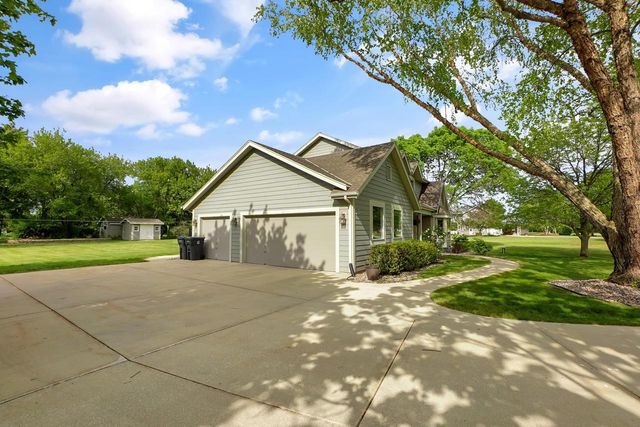 N69W28160 River Park COURT, Hartland, WI 53029