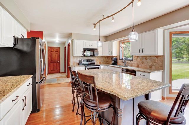 N69W28160 River Park COURT, Hartland, WI 53029