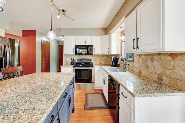 N69W28160 River Park COURT, Hartland, WI 53029