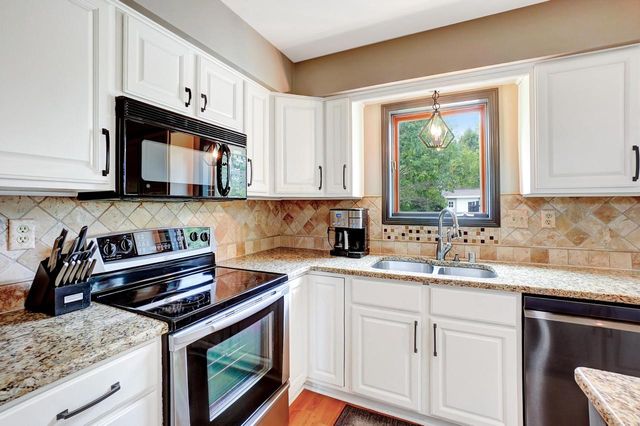 N69W28160 River Park COURT, Hartland, WI 53029